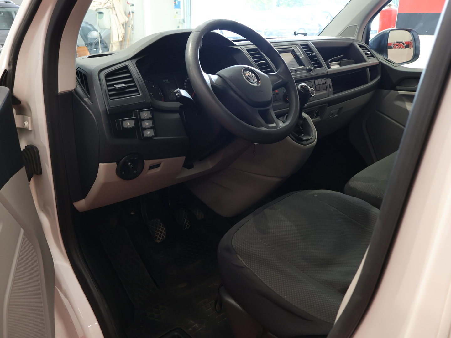 VOLKSWAGEN Transporter 2017