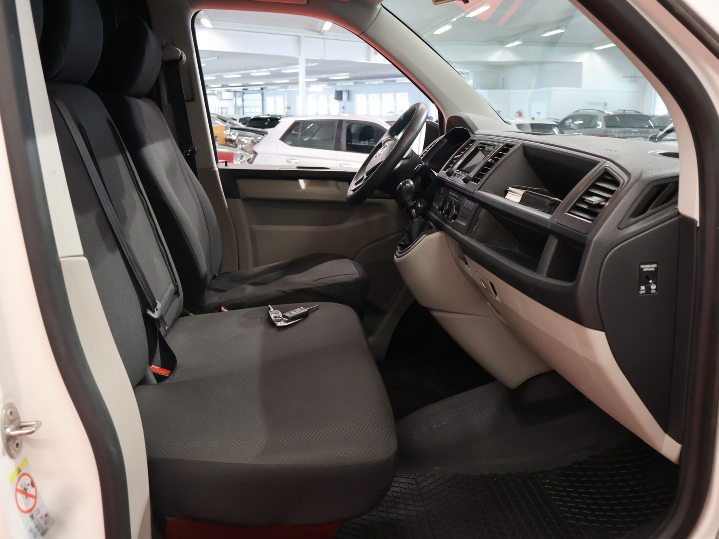 VOLKSWAGEN Transporter 2017