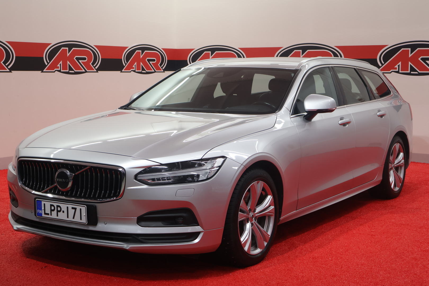 VOLVO V90 2021