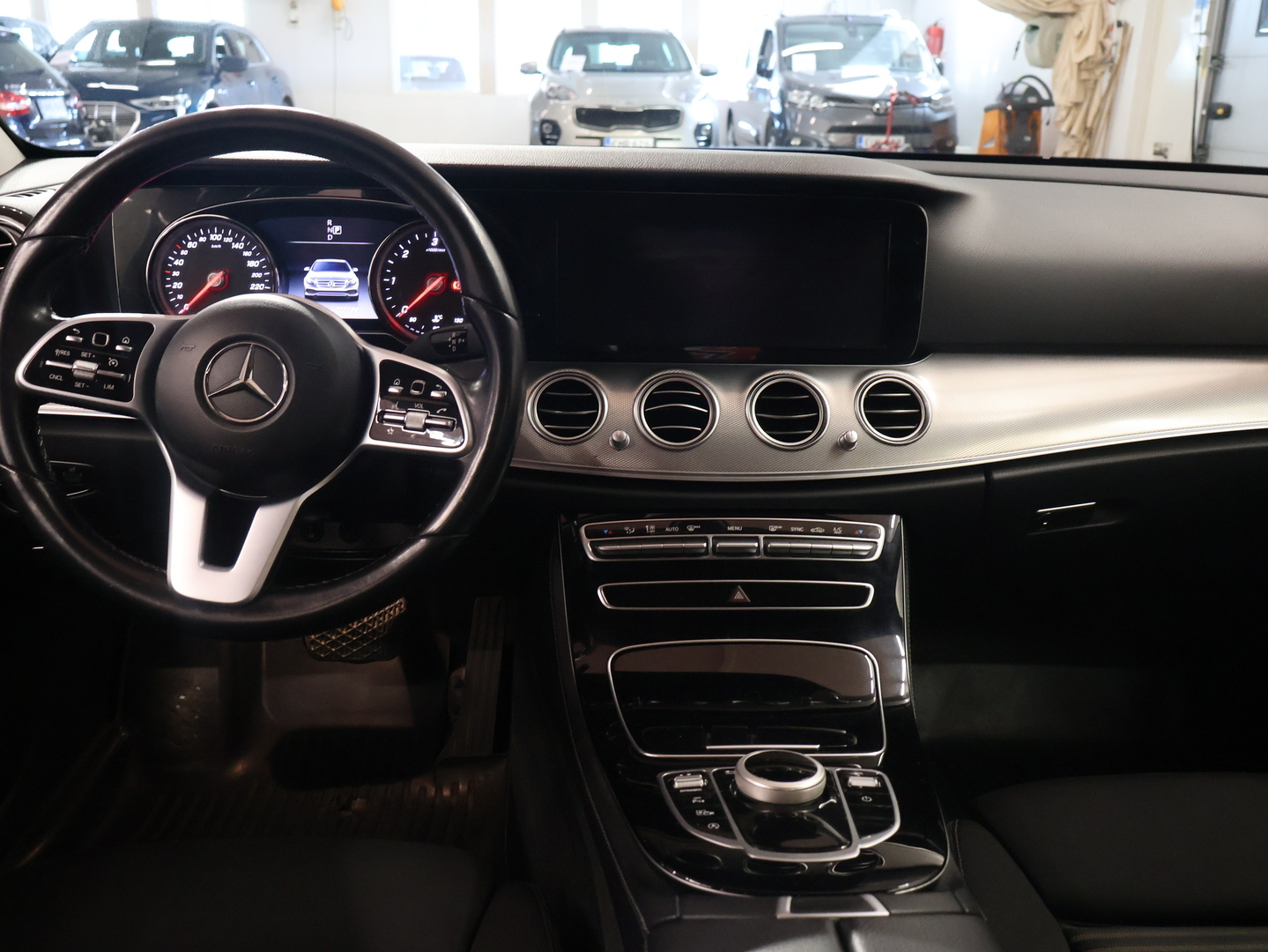 MERCEDES-BENZ E 2018