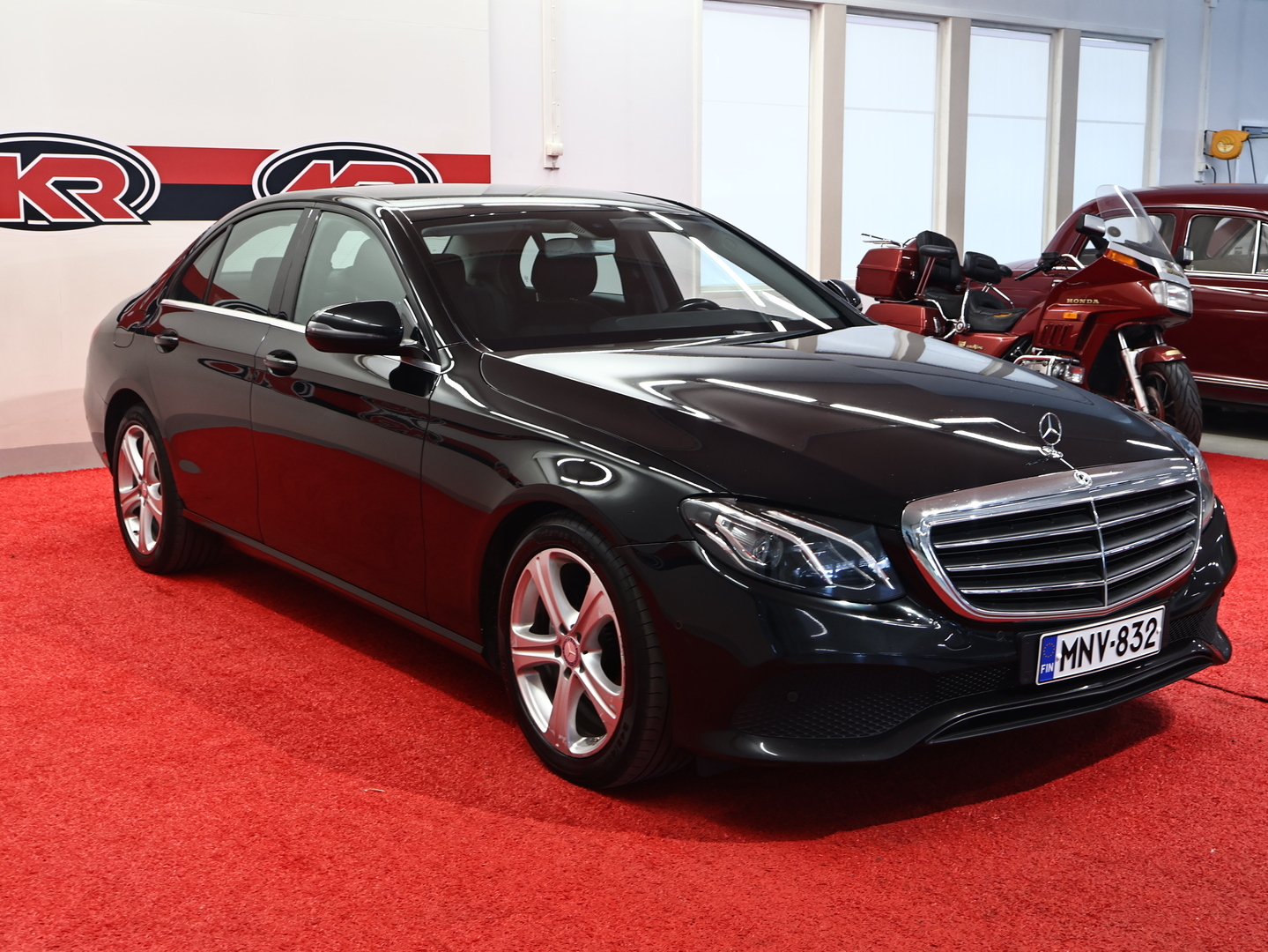 MERCEDES-BENZ E 2018