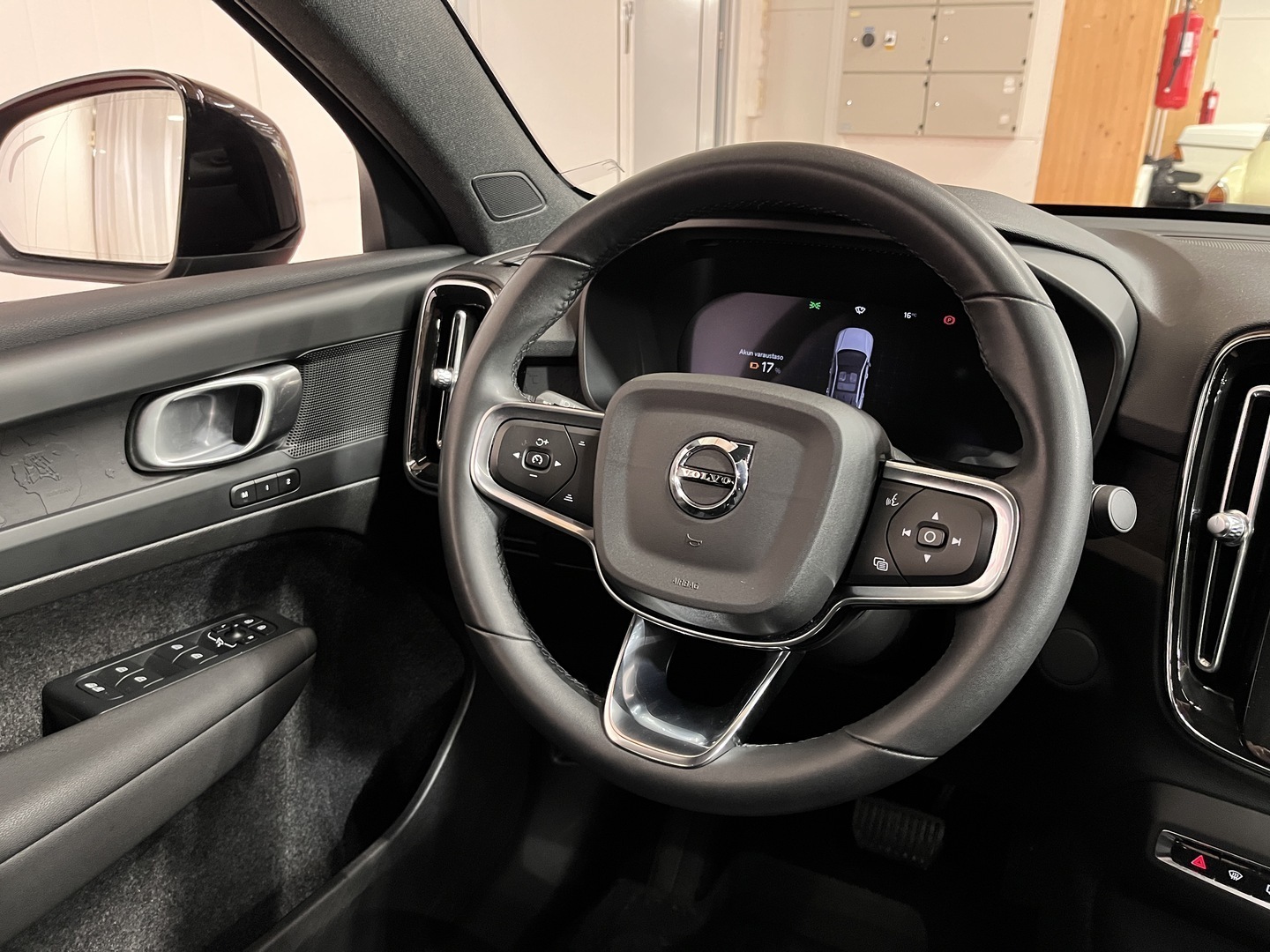 VOLVO C40 2023
