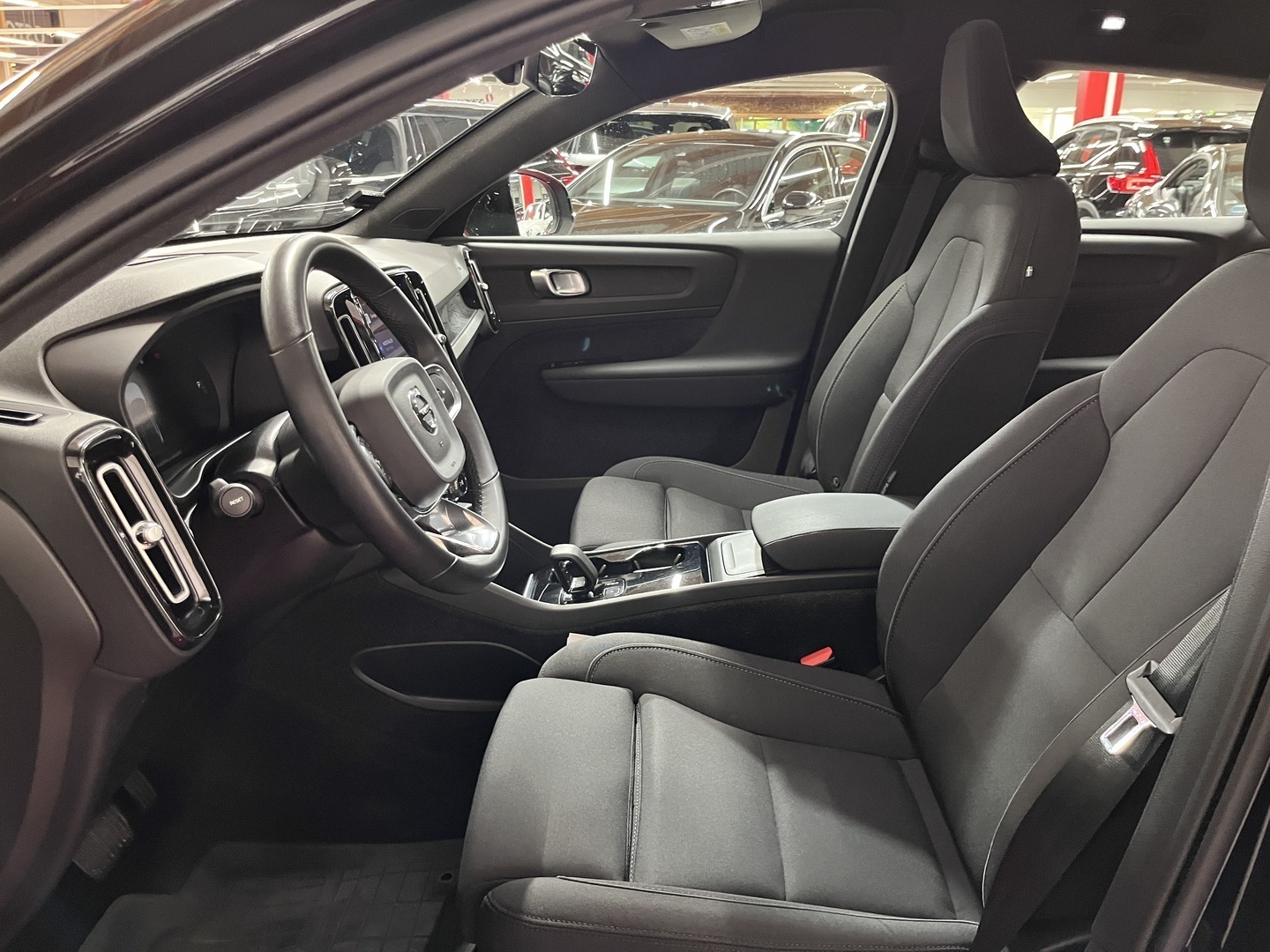 VOLVO C40 2023