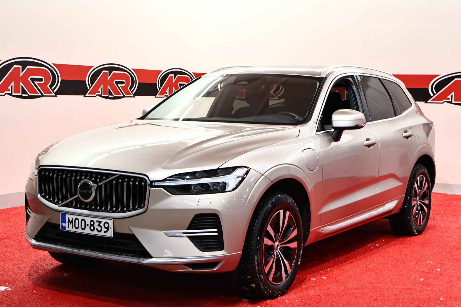 VOLVO XC60 2023