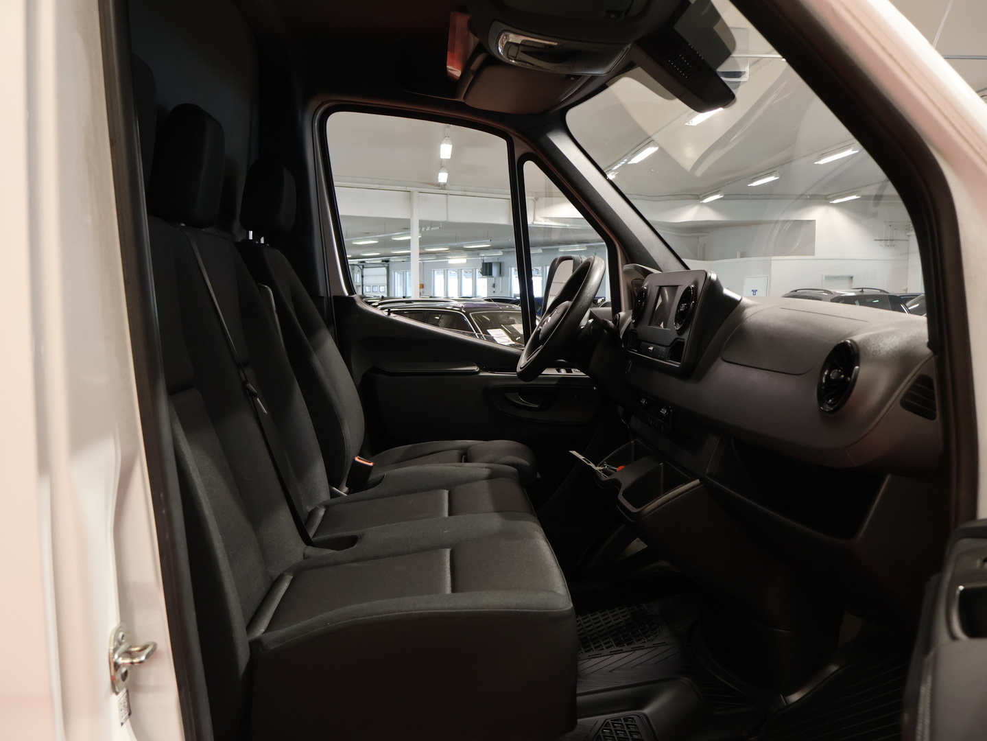 MERCEDES-BENZ Sprinter 2023