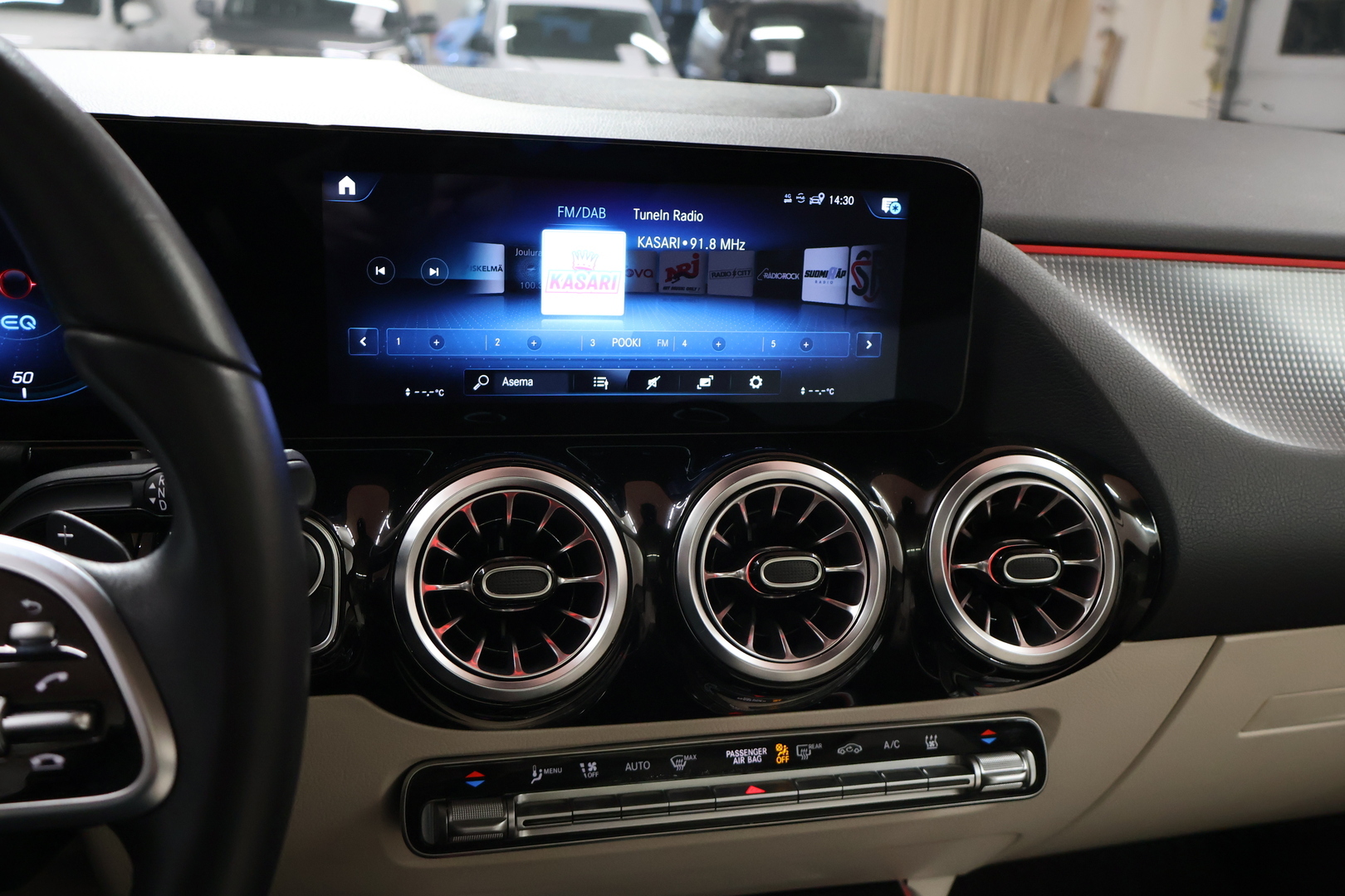 MERCEDES-BENZ EQA 2021