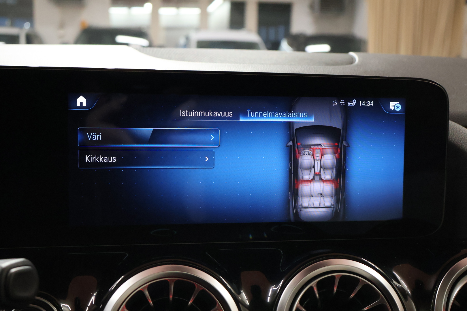 MERCEDES-BENZ EQA 2021