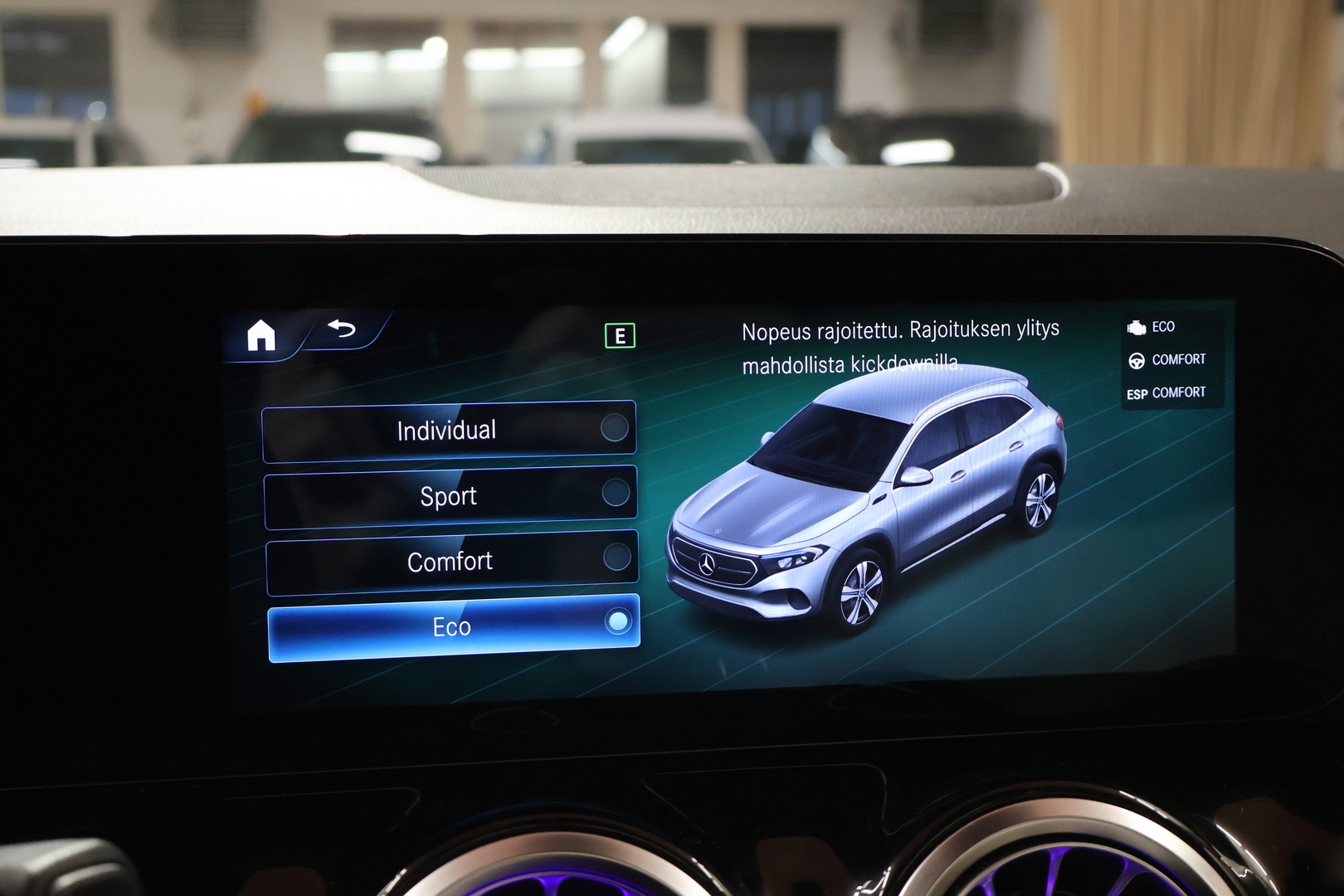 MERCEDES-BENZ EQA 2021