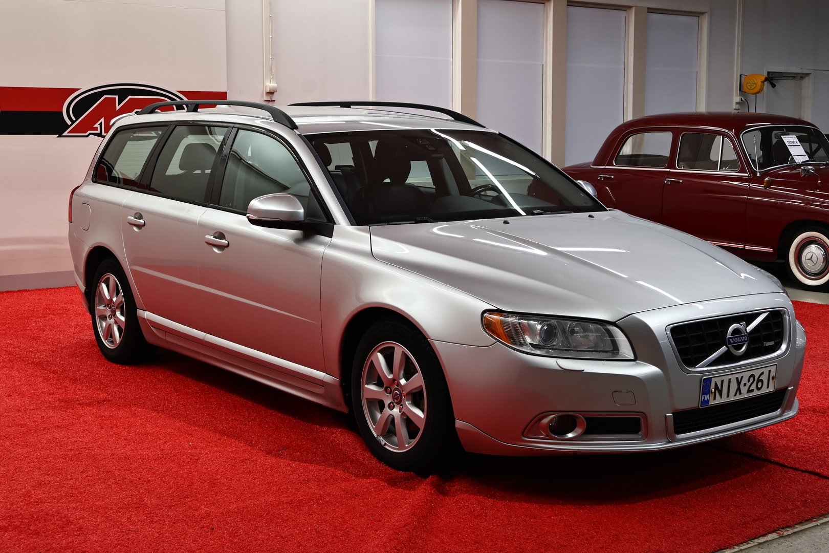 VOLVO V70 2013