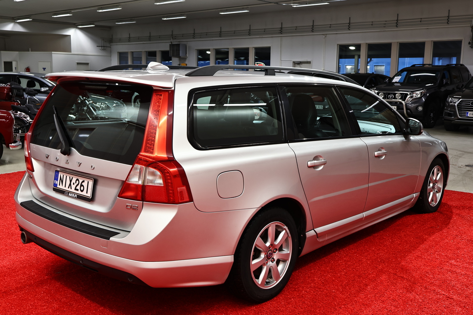 VOLVO V70 2013