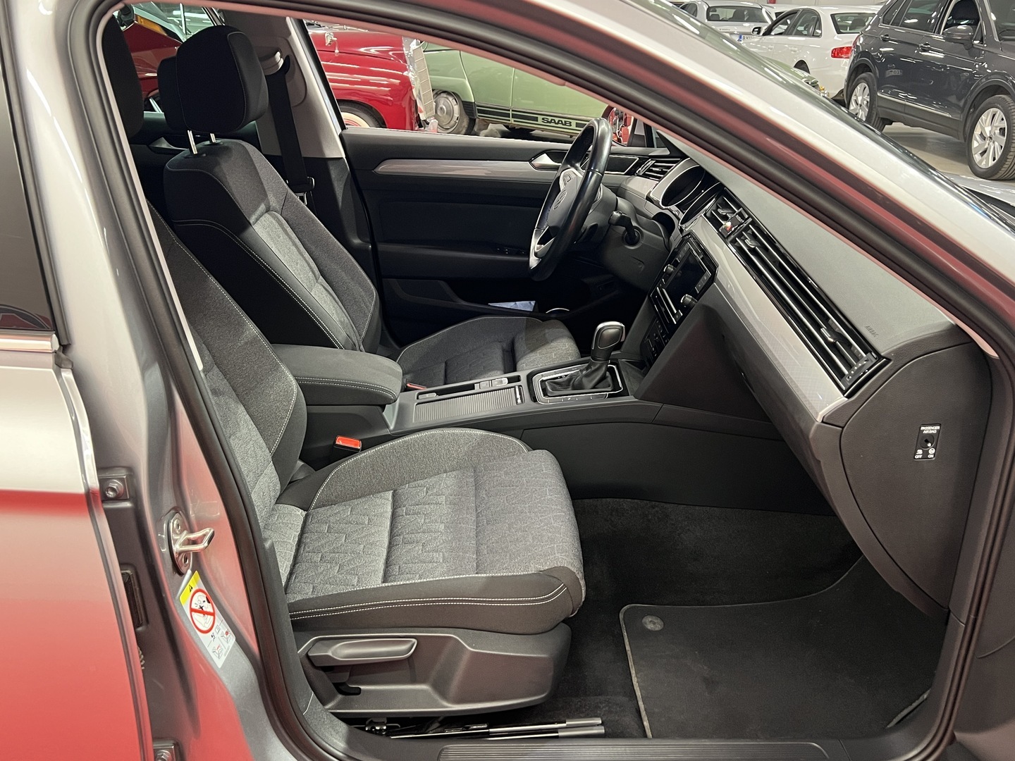 VOLKSWAGEN Passat 2023