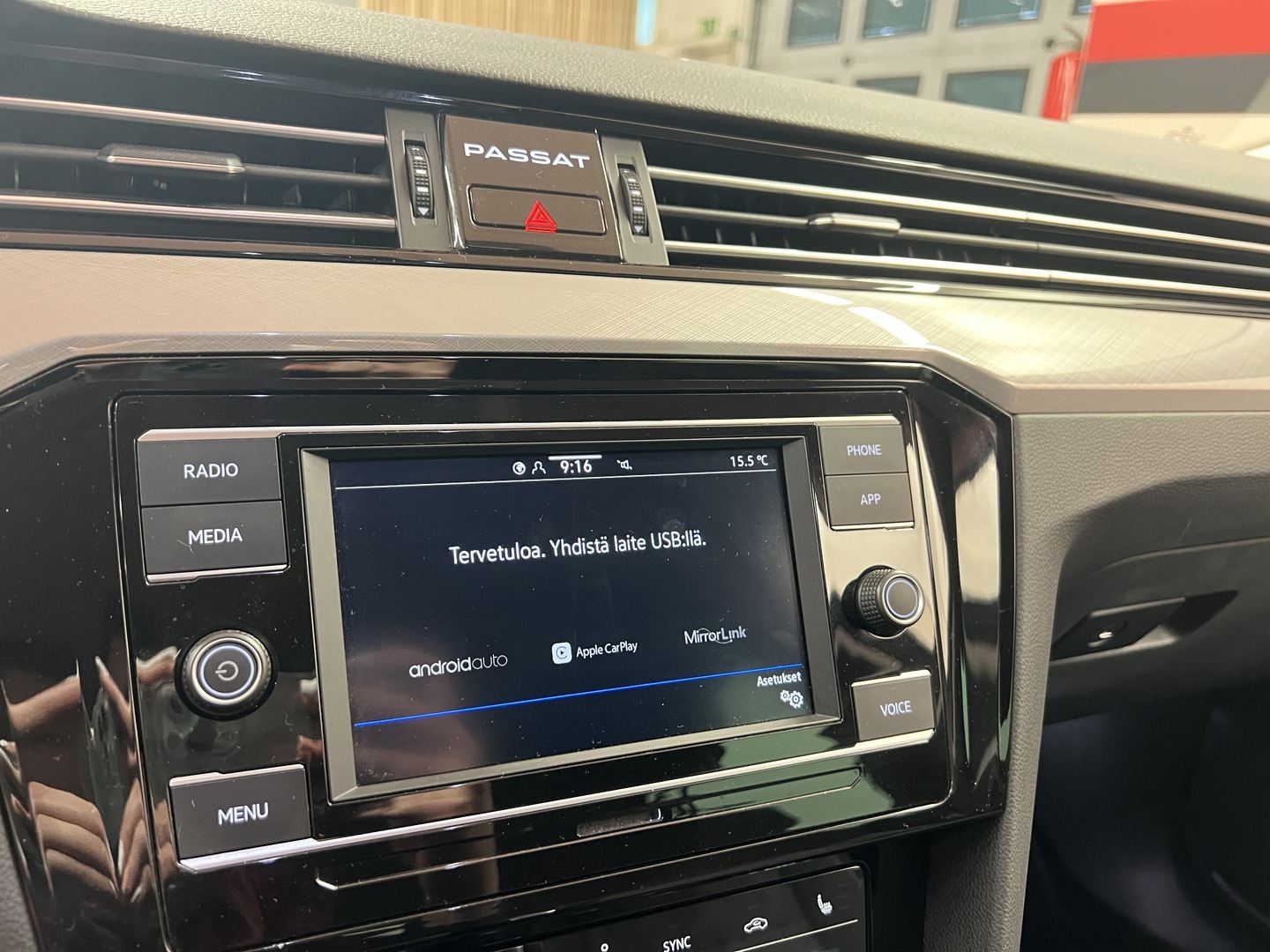 VOLKSWAGEN Passat 2023