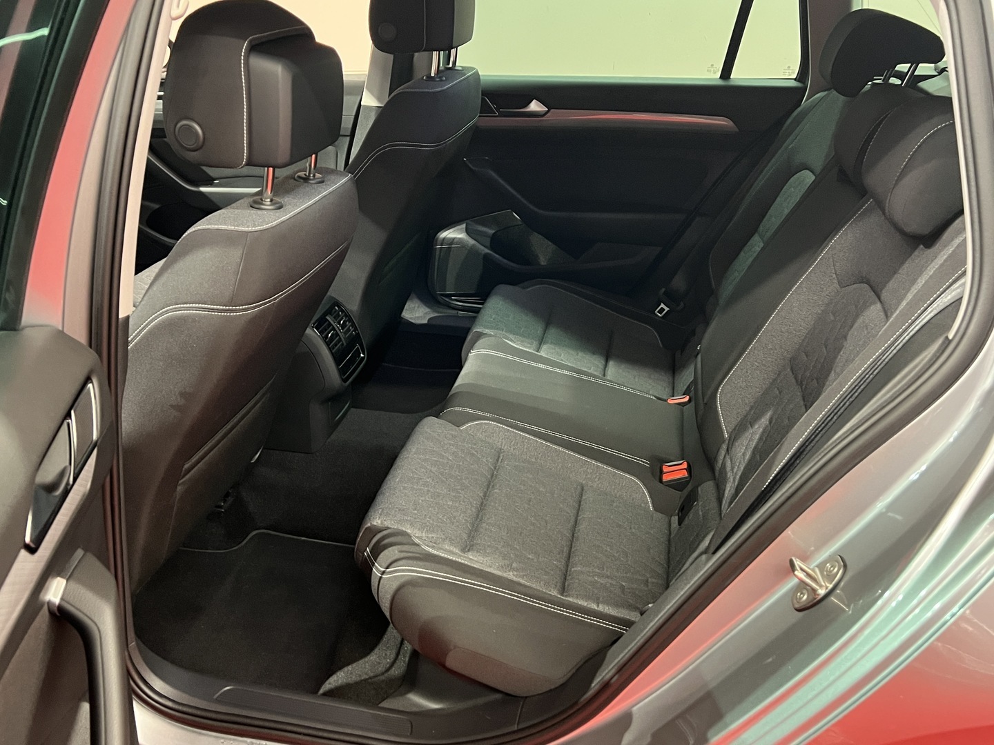 VOLKSWAGEN Passat 2023