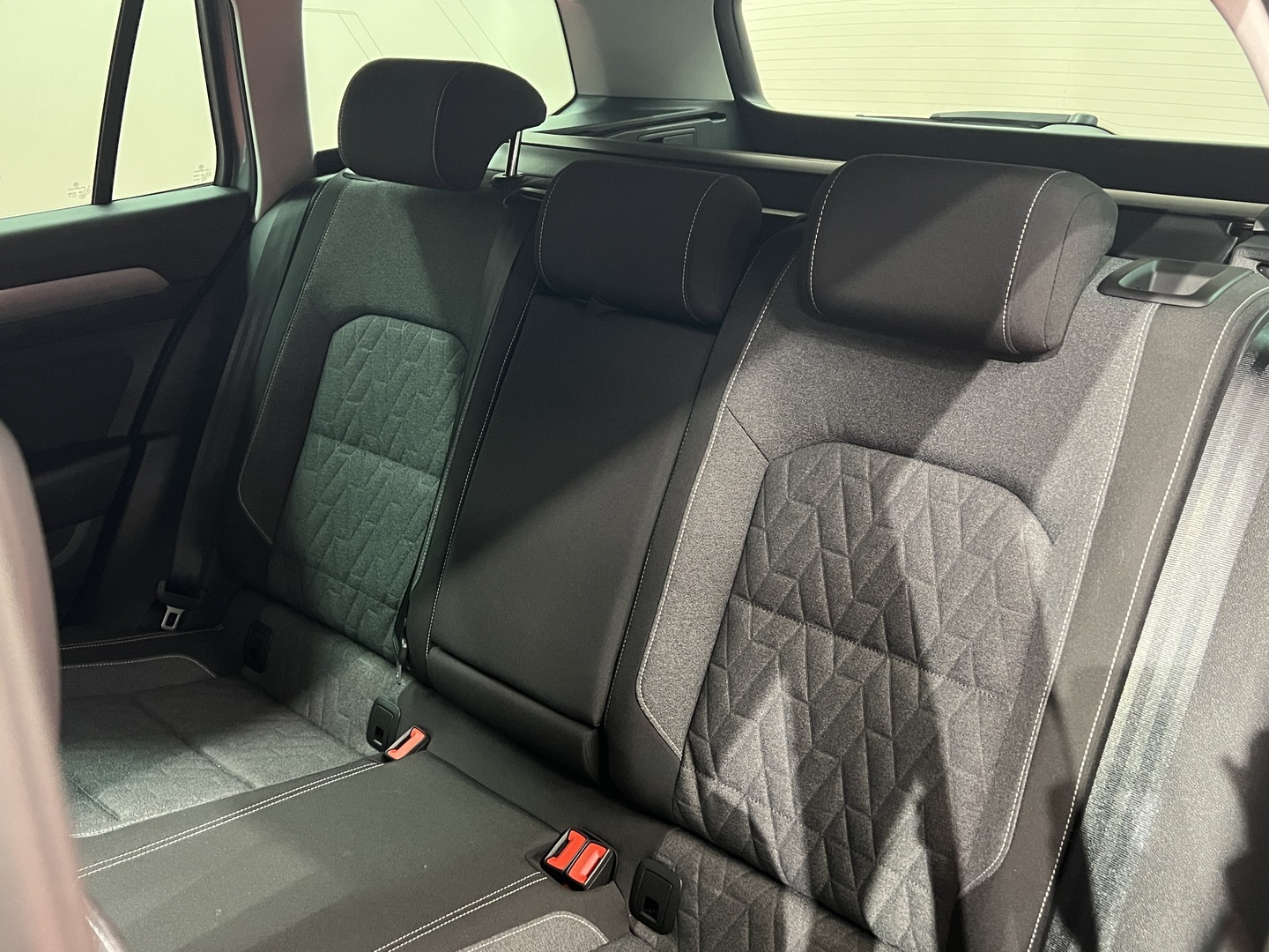 VOLKSWAGEN Passat 2023