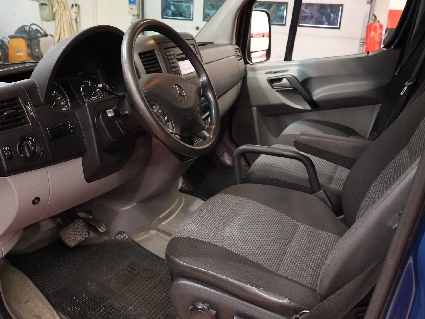 MERCEDES-BENZ Sprinter 6