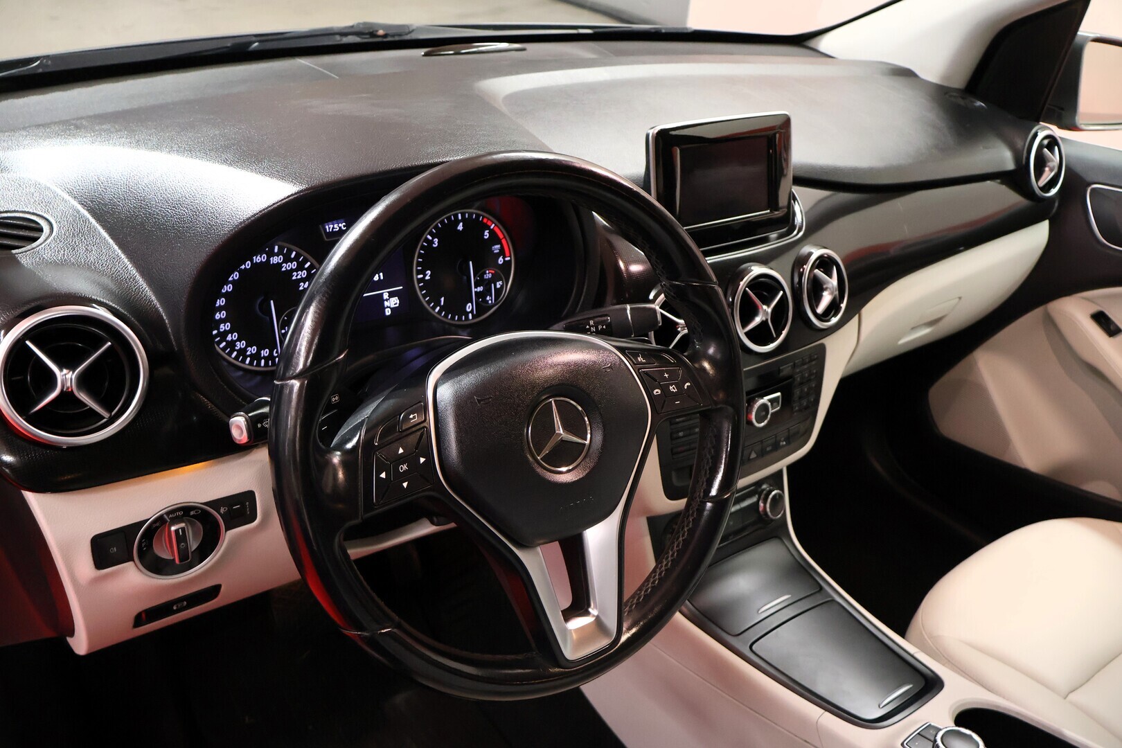 MERCEDES-BENZ B 2014