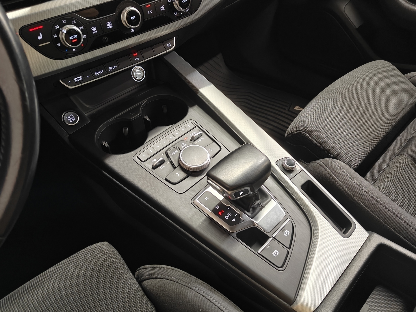 AUDI A4 2016