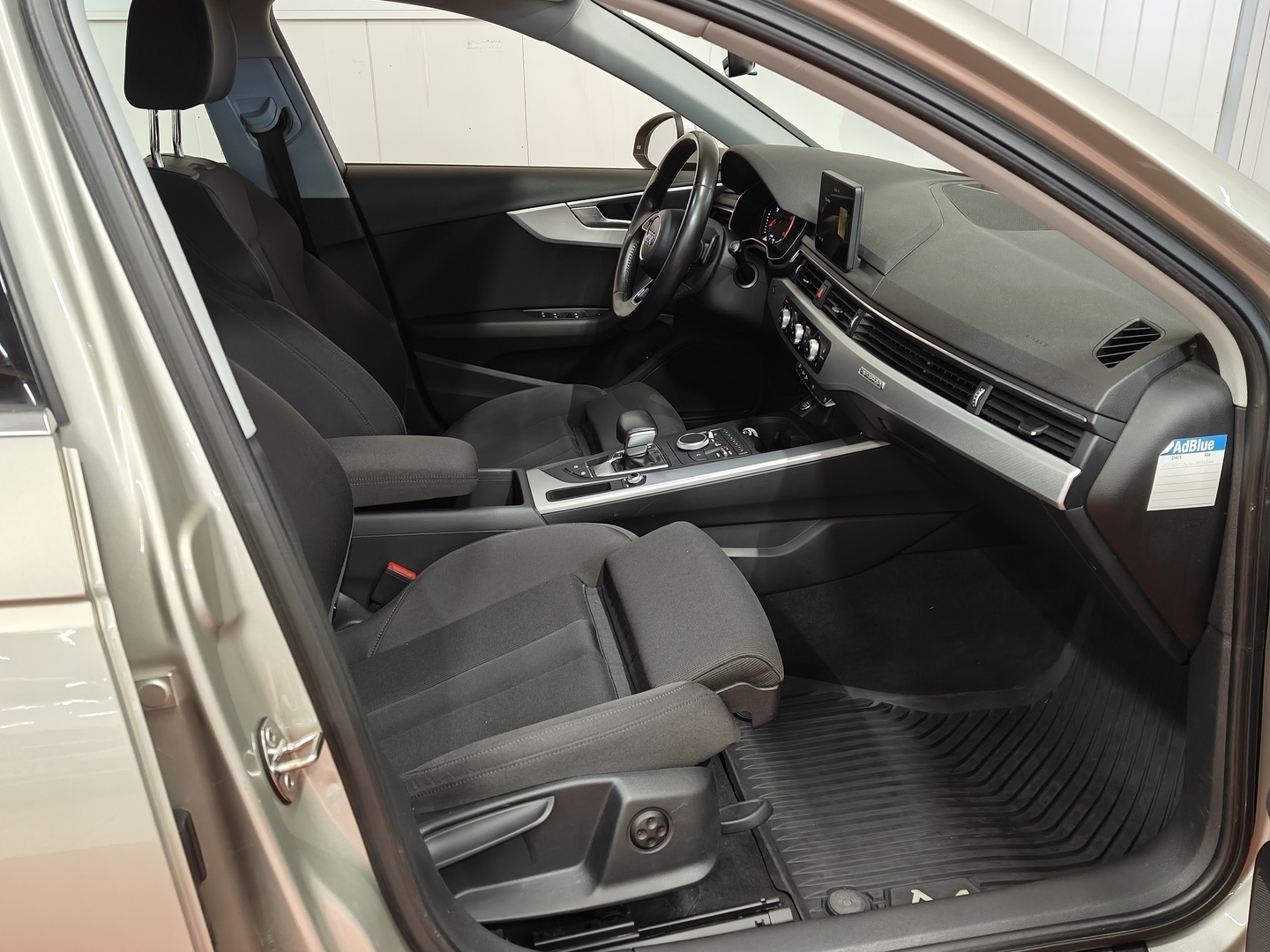 AUDI A4 2016