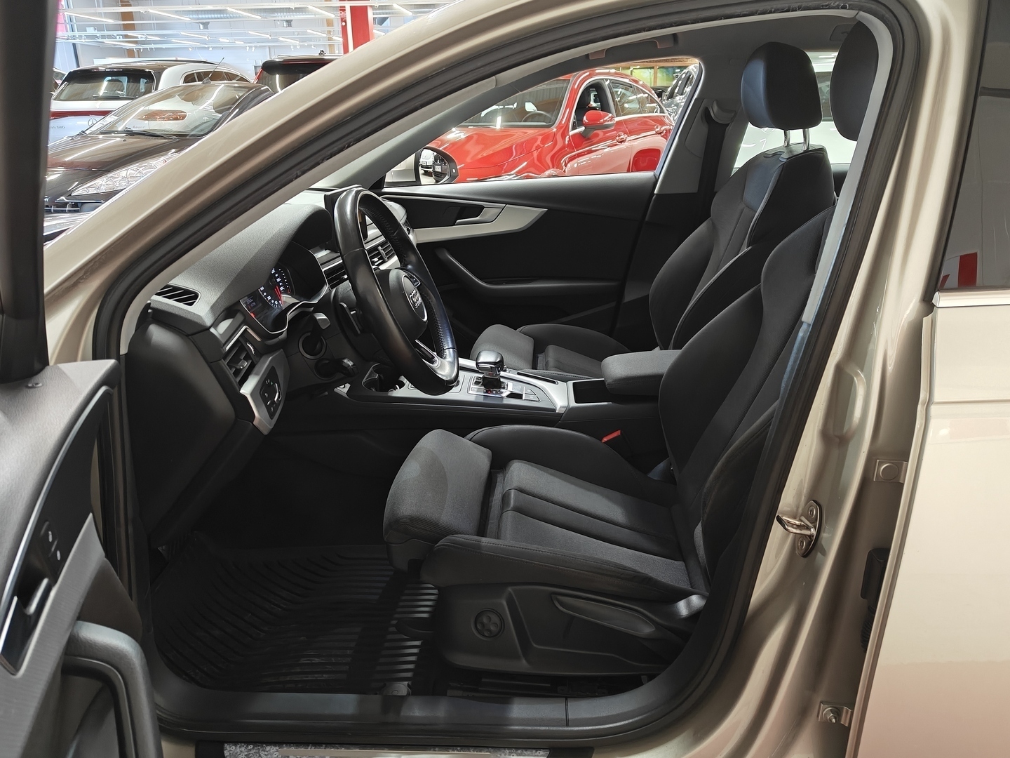 AUDI A4 2016