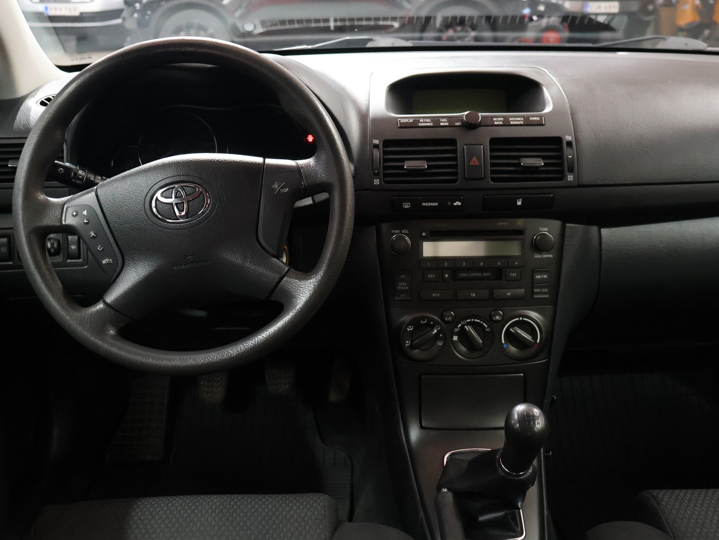 TOYOTA Avensis 2004