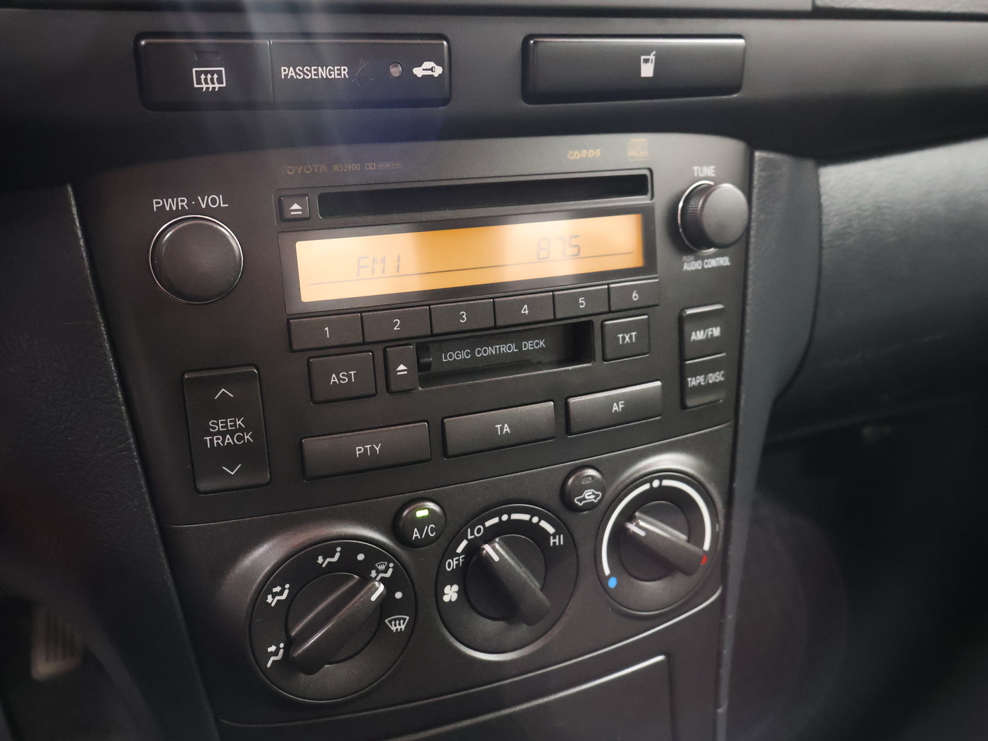 TOYOTA Avensis 2004