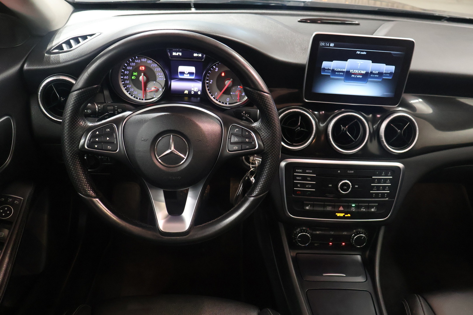 MERCEDES-BENZ CLA 2015