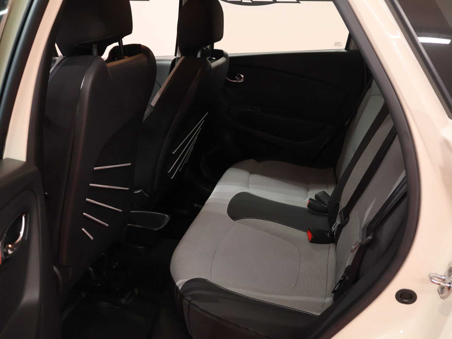 RENAULT Captur 11