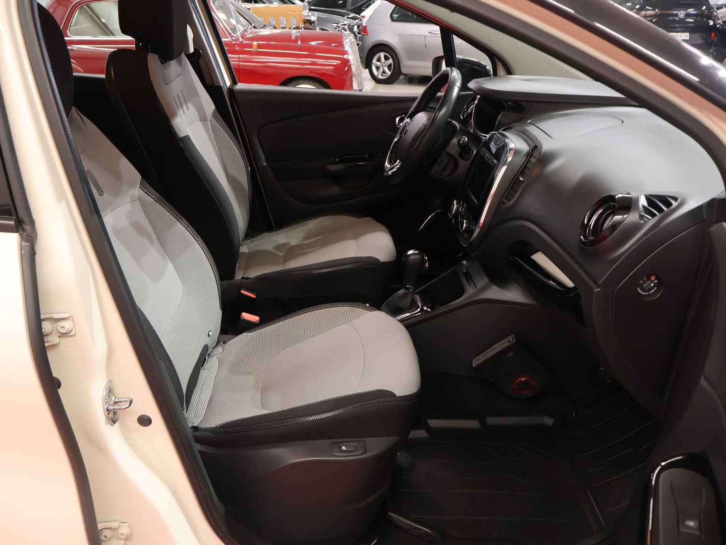 RENAULT Captur 7
