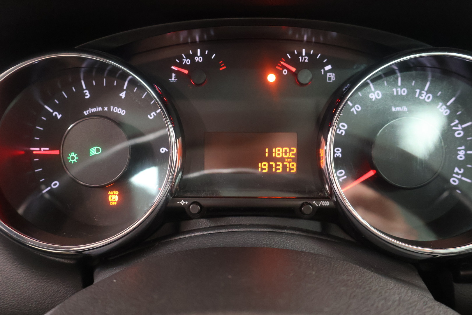PEUGEOT 3008 2016
