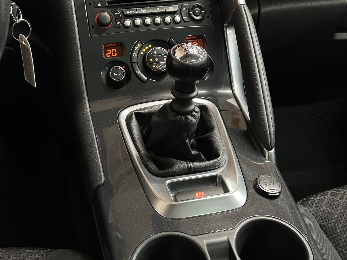 PEUGEOT 3008 2016