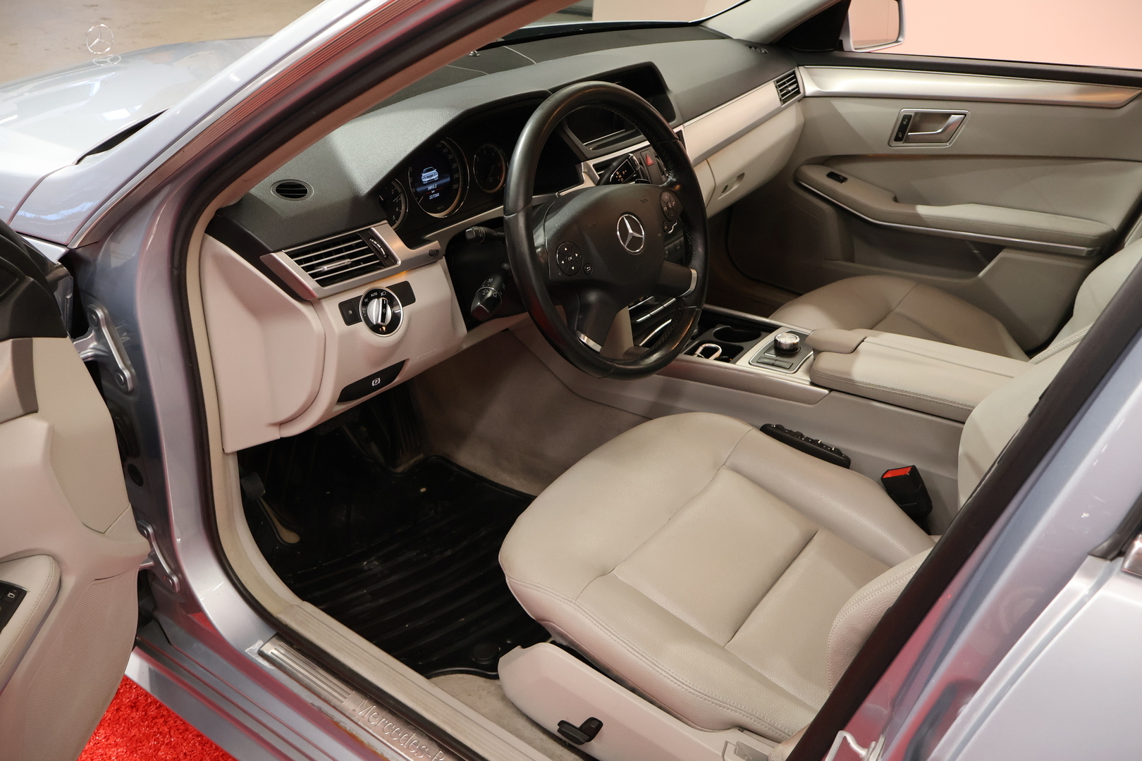 MERCEDES-BENZ E 2013