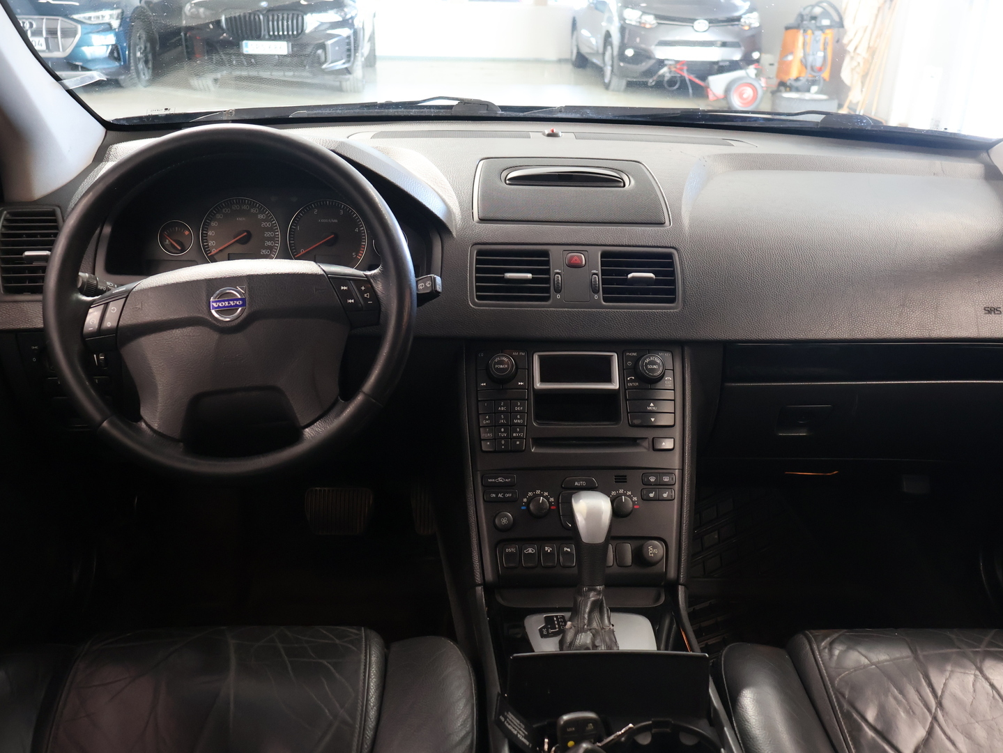 VOLVO XC90 2003