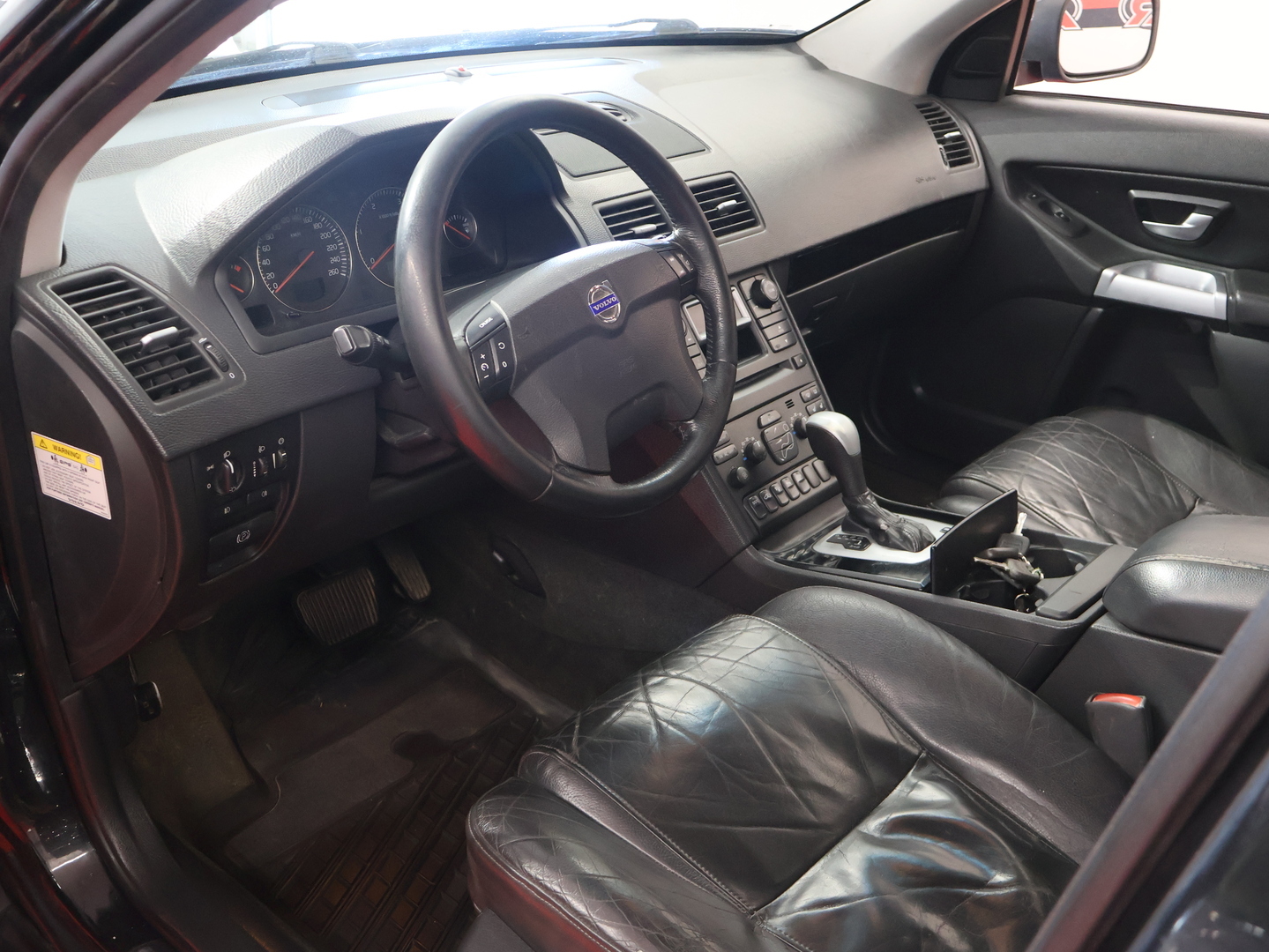 VOLVO XC90 2003