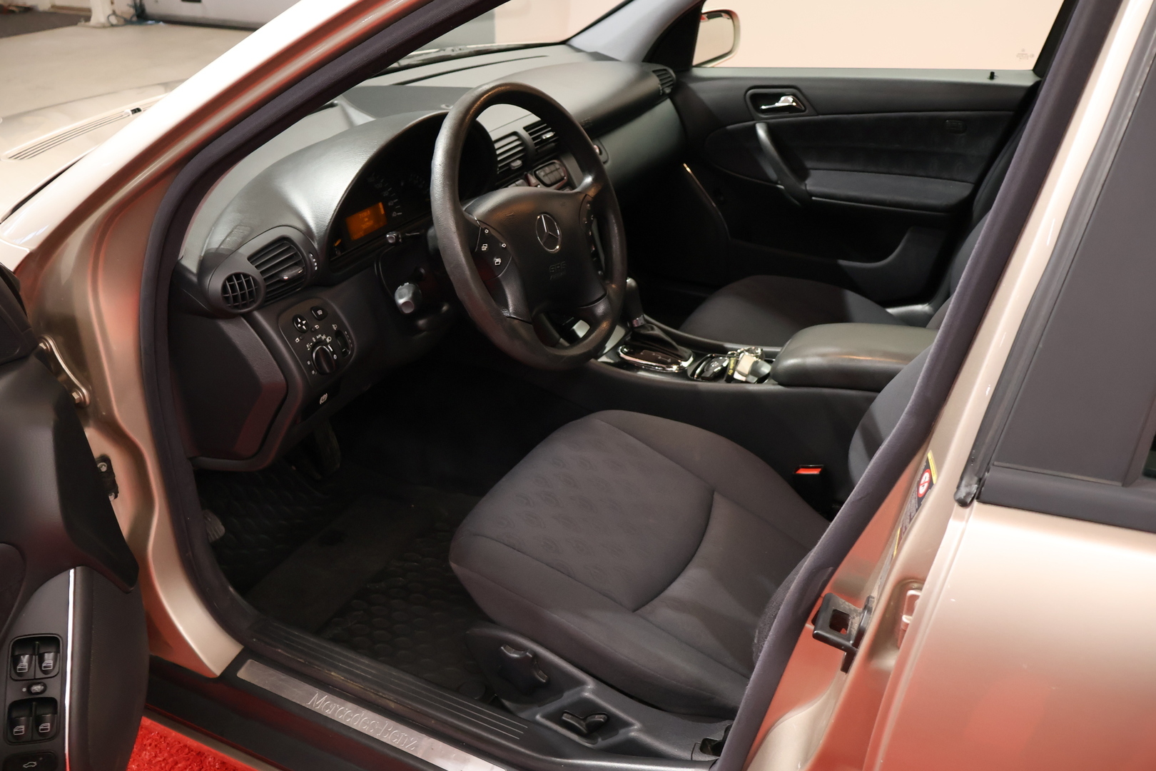 MERCEDES-BENZ C 2003