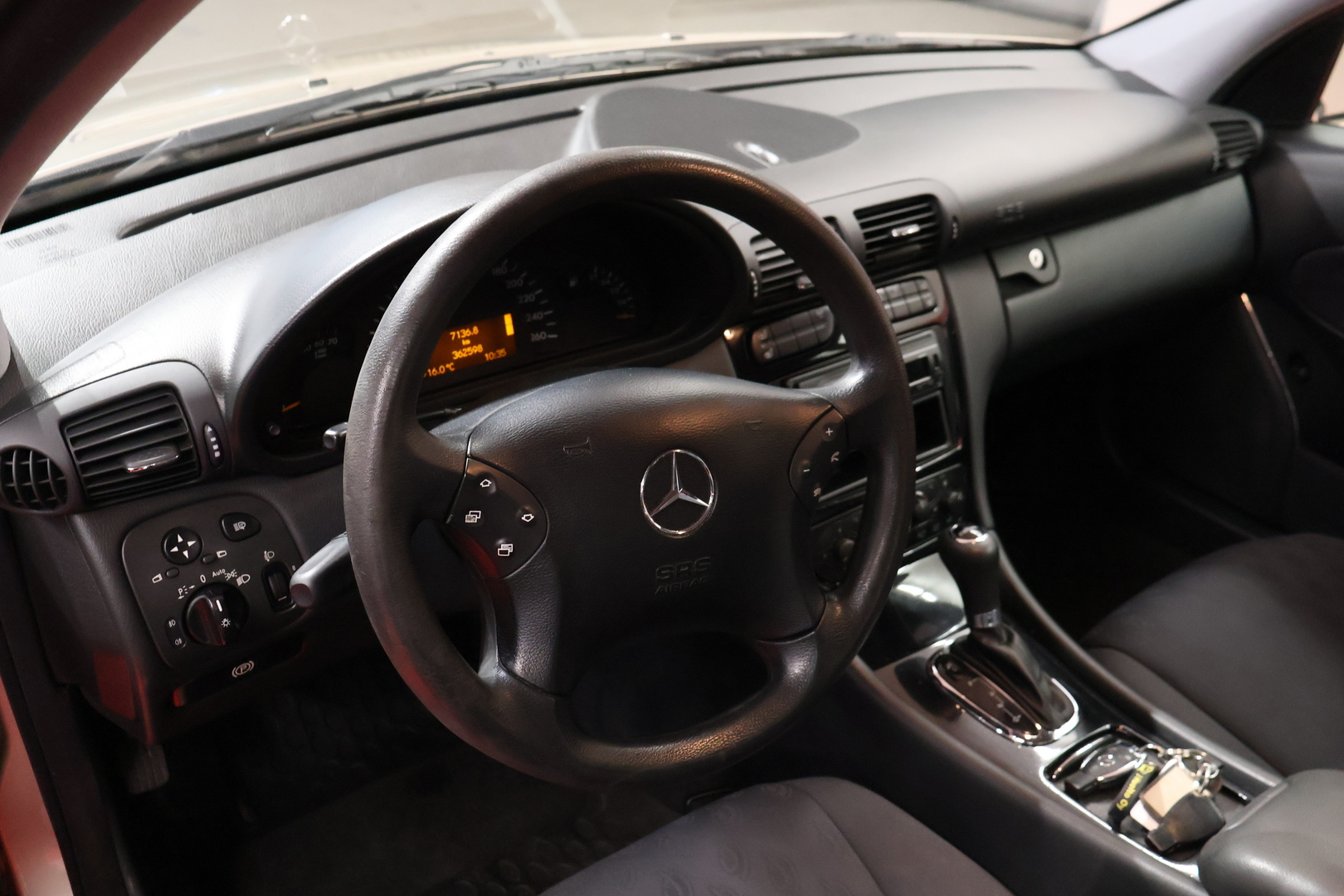 MERCEDES-BENZ C 2003