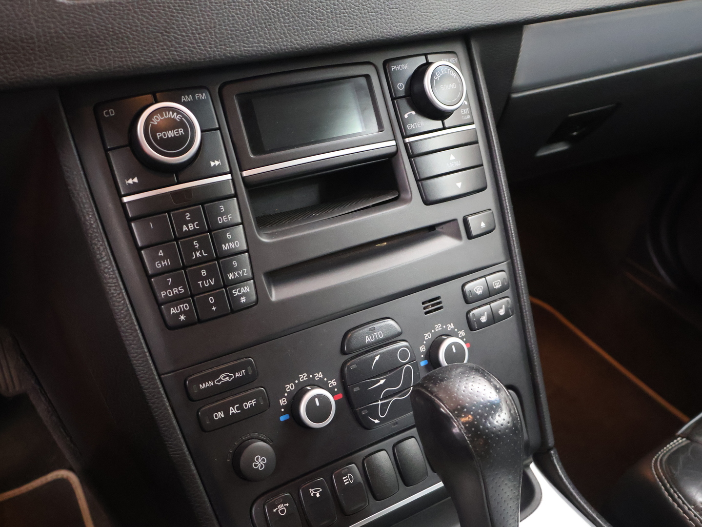 VOLVO XC90 10