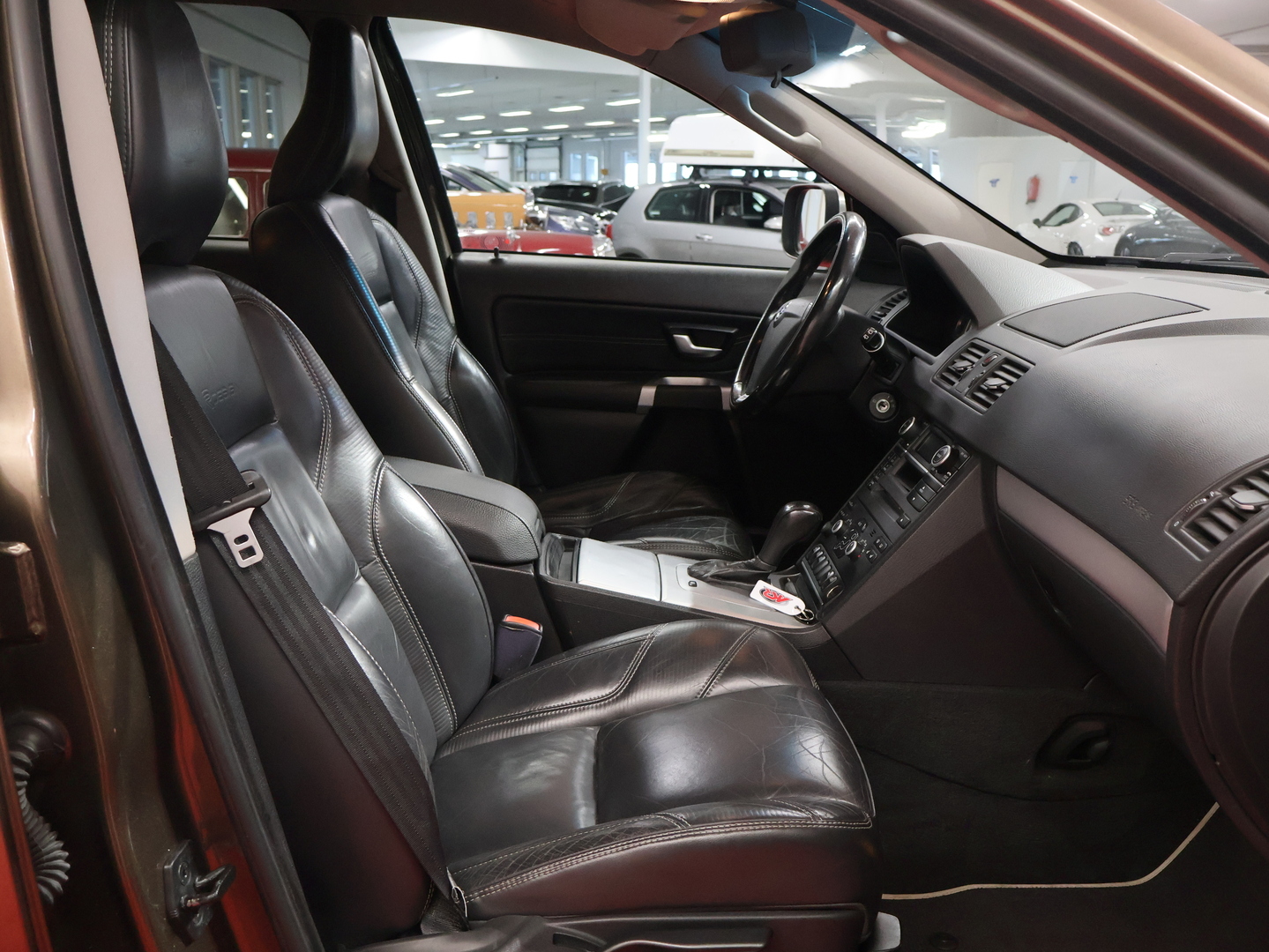VOLVO XC90 11