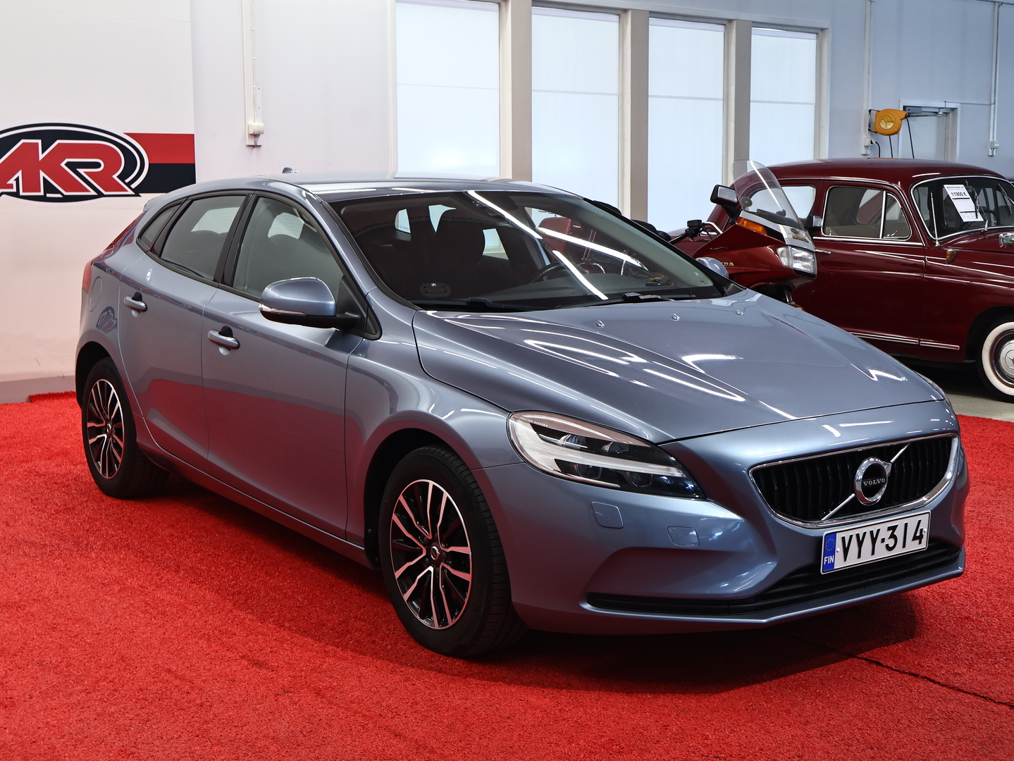 VOLVO V40 2016