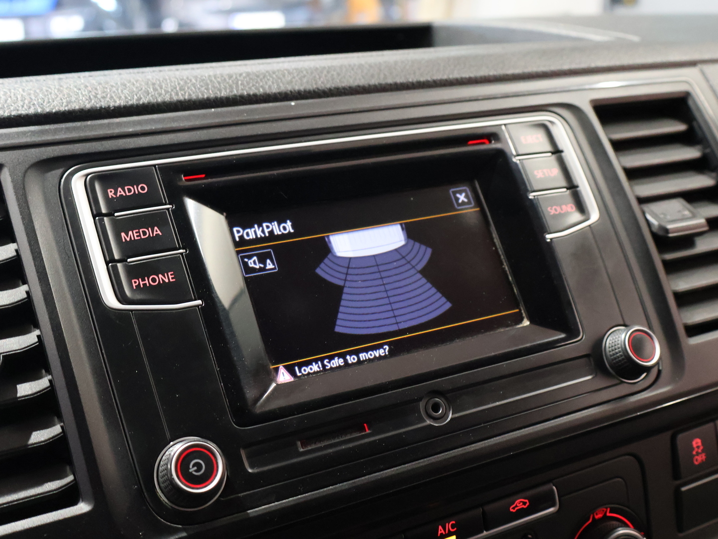 VOLKSWAGEN Transporter 2016