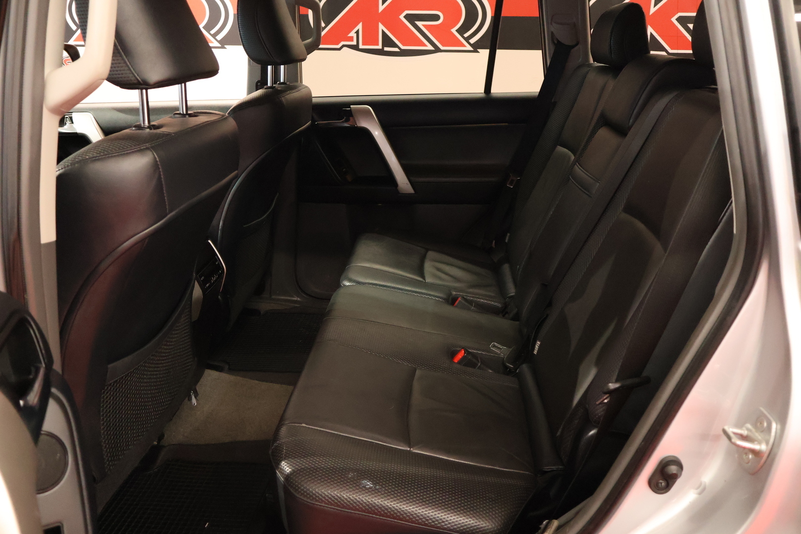 TOYOTA Land Cruiser 2012