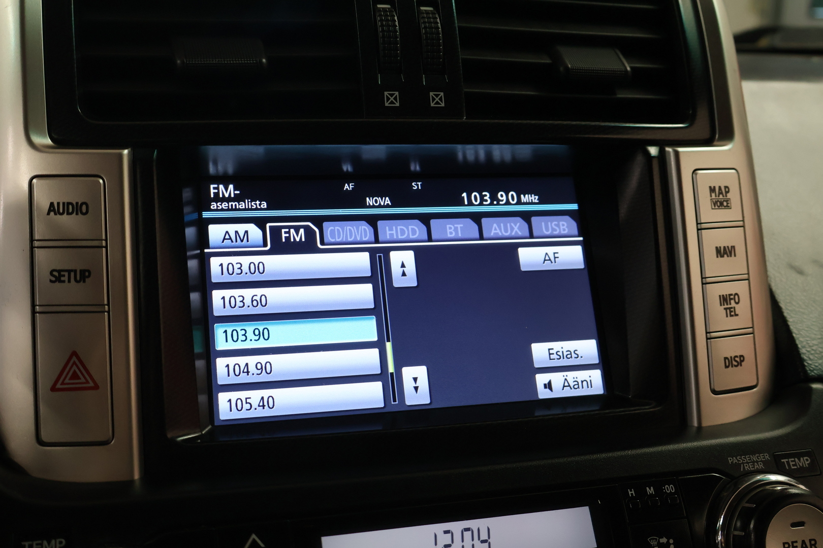 TOYOTA Land Cruiser 2012