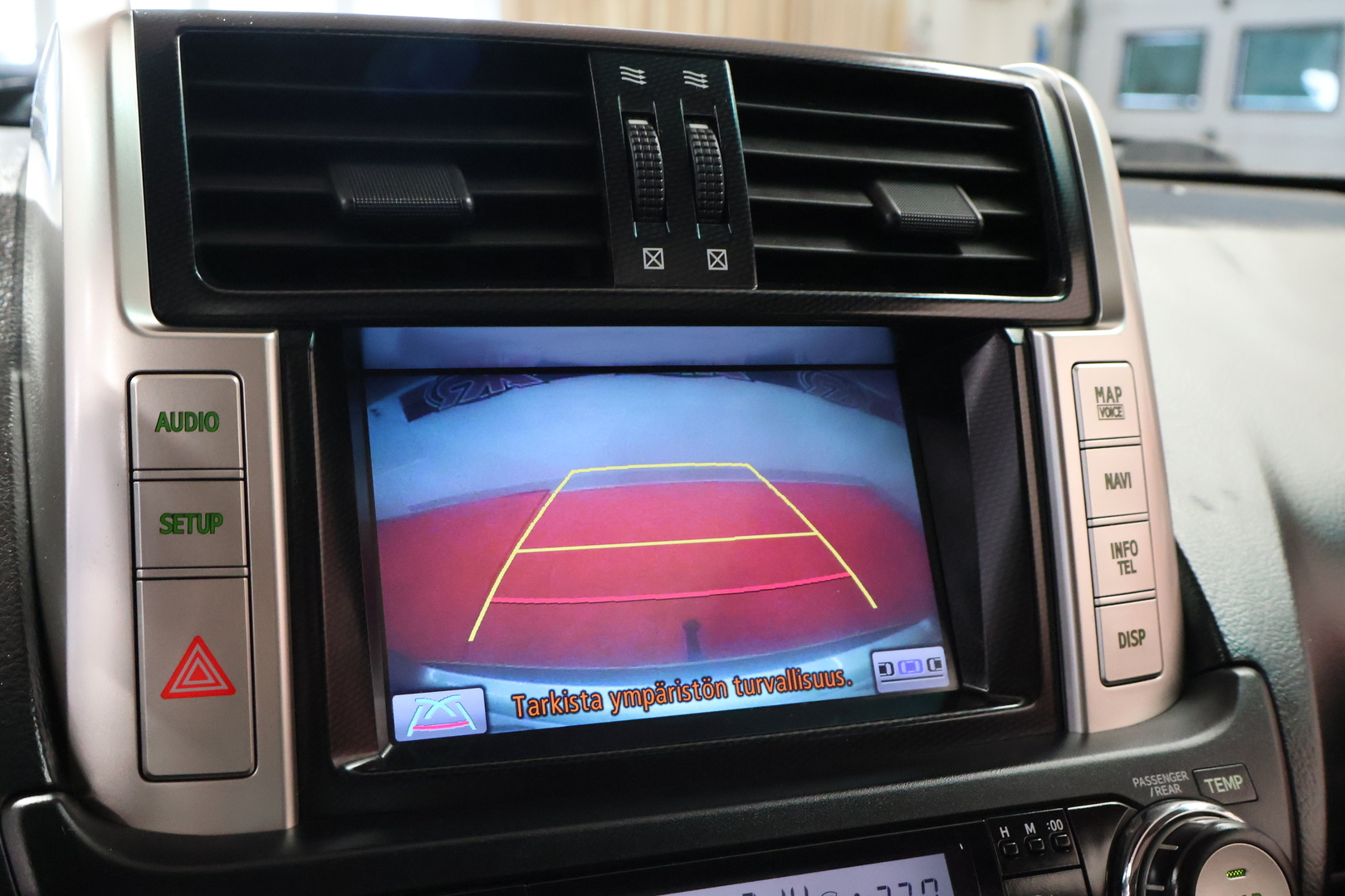 TOYOTA Land Cruiser 2012