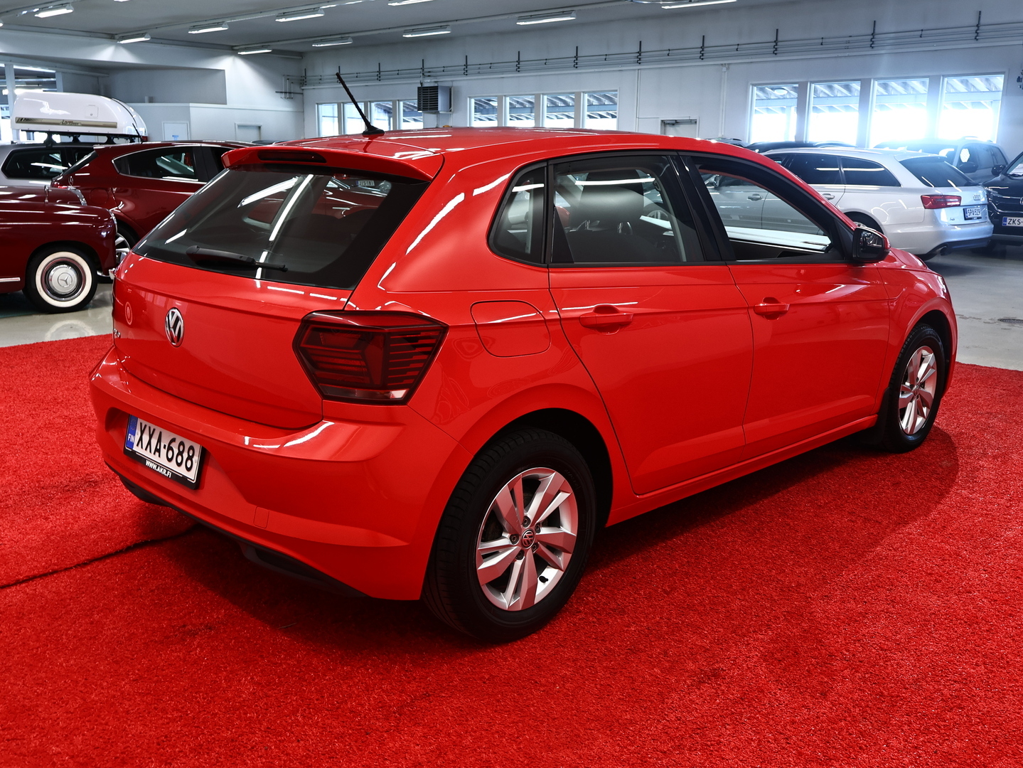 VOLKSWAGEN Polo 4