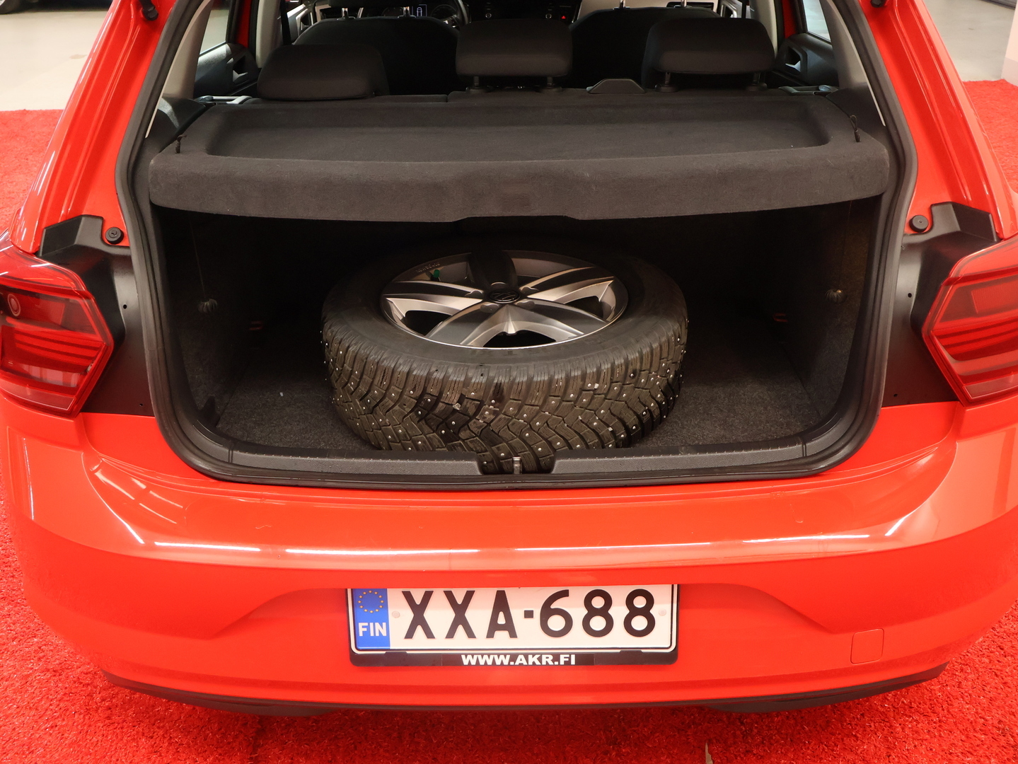 VOLKSWAGEN Polo 5