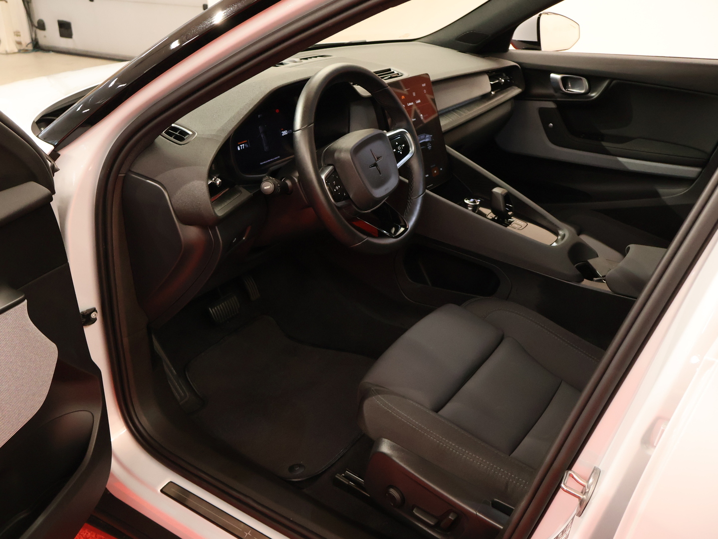 POLESTAR 2 2024