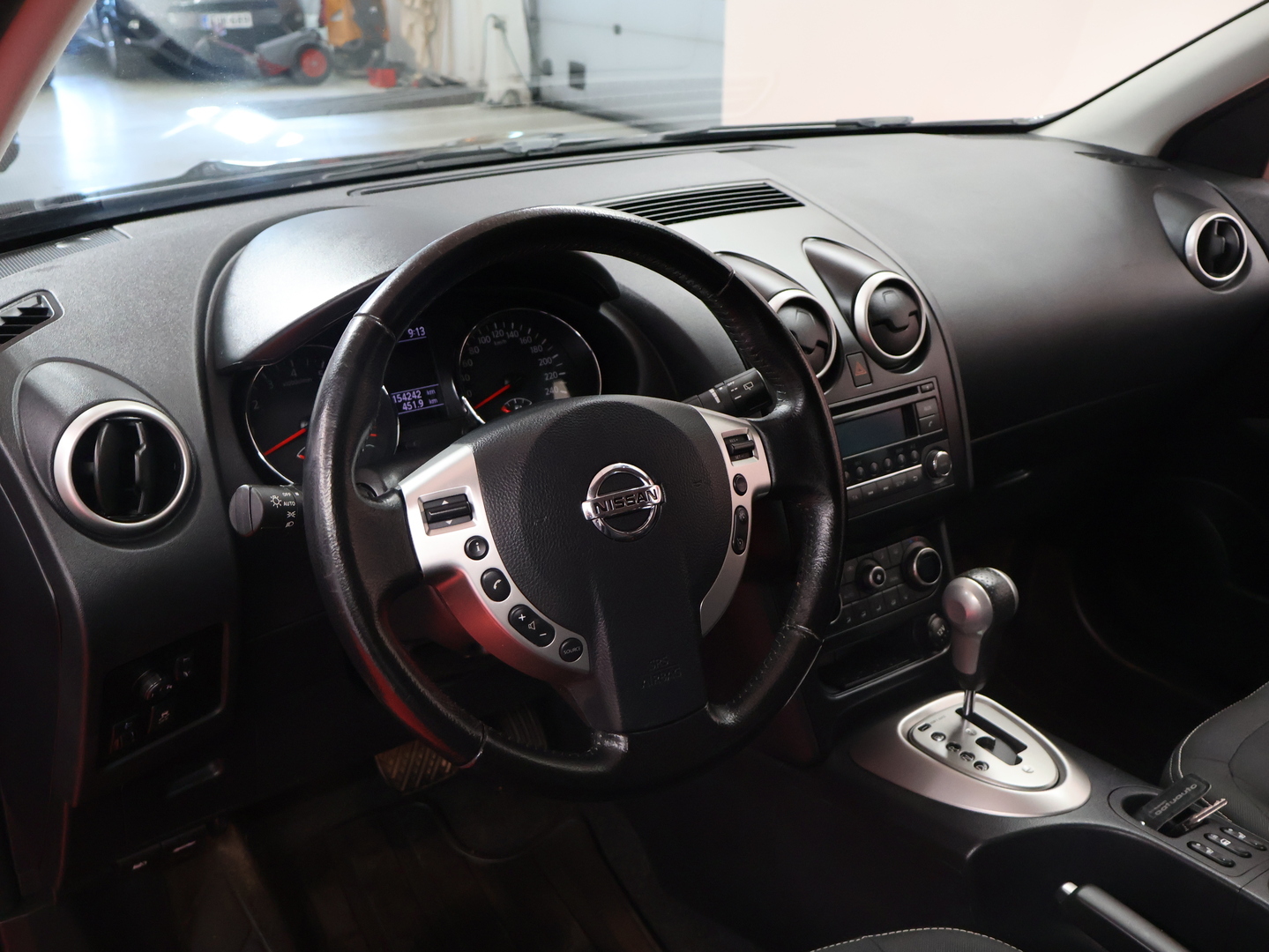 NISSAN Qashqai 2012