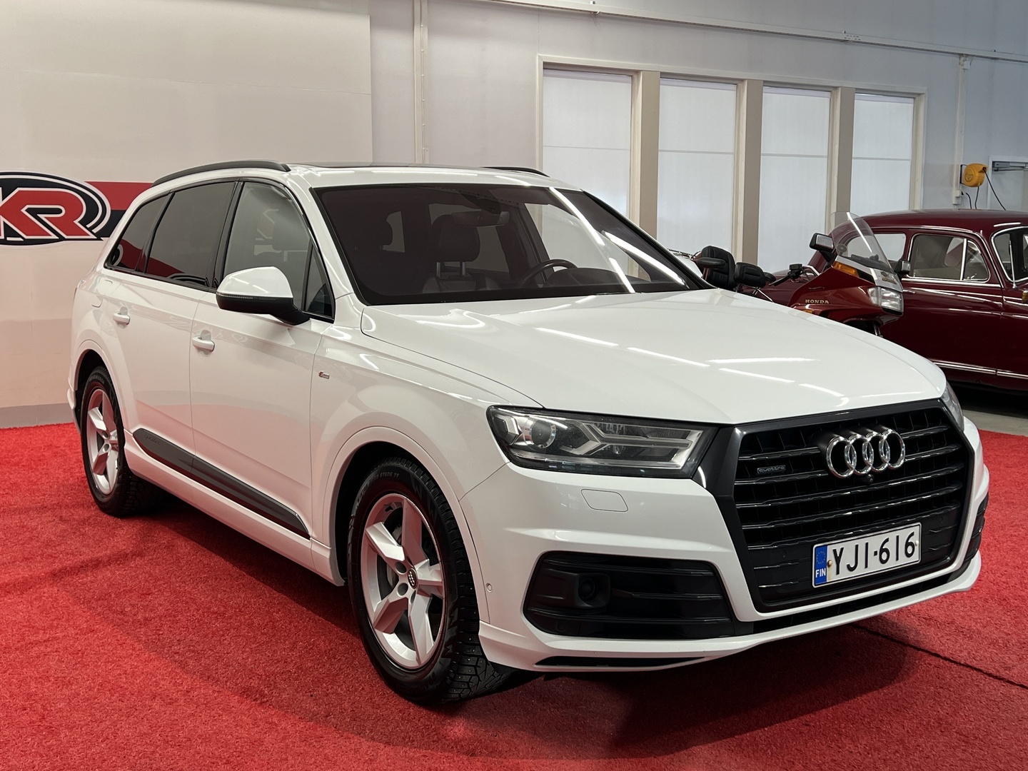 AUDI Q7 2016