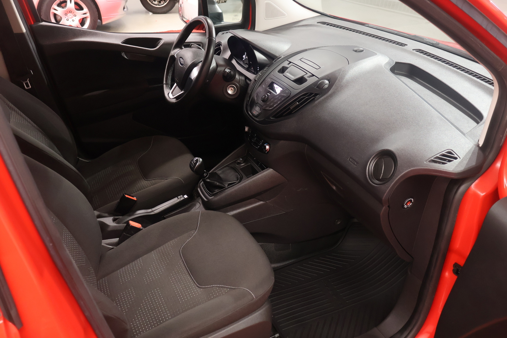 FORD TRANSIT COURIER 2020