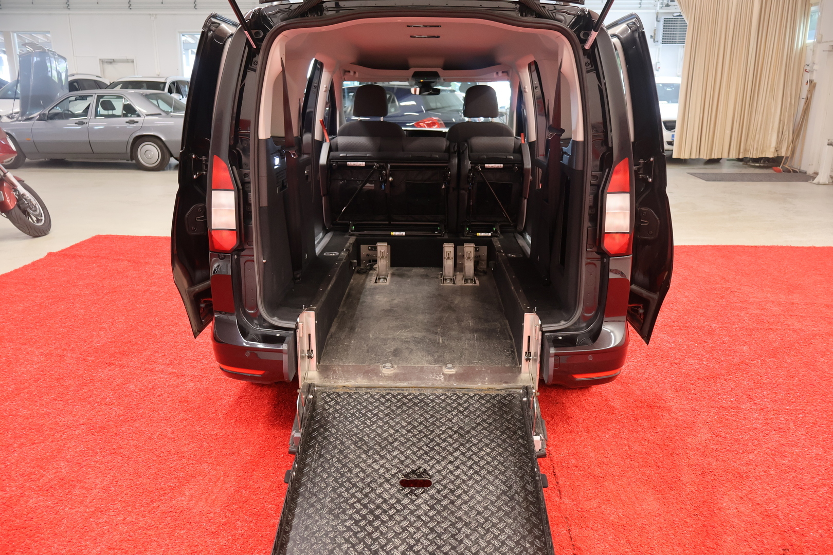 FORD Grand Tourneo Connect 2024