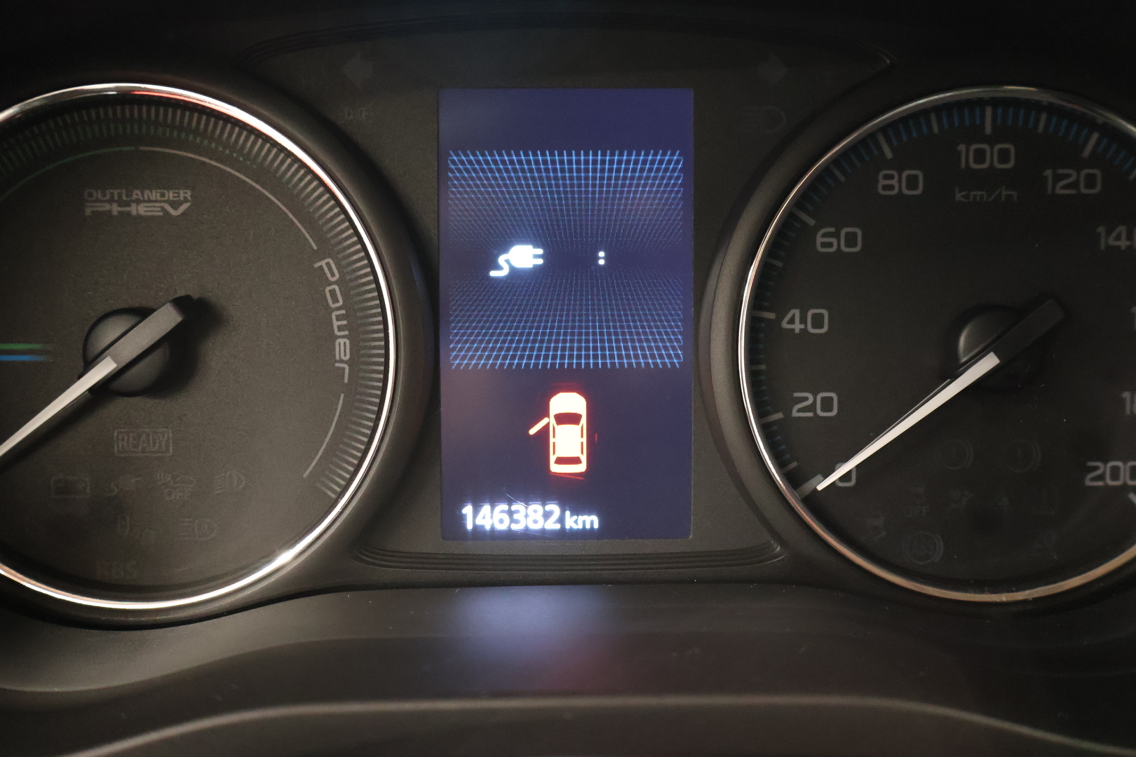 MITSUBISHI Outlander PHEV 2015